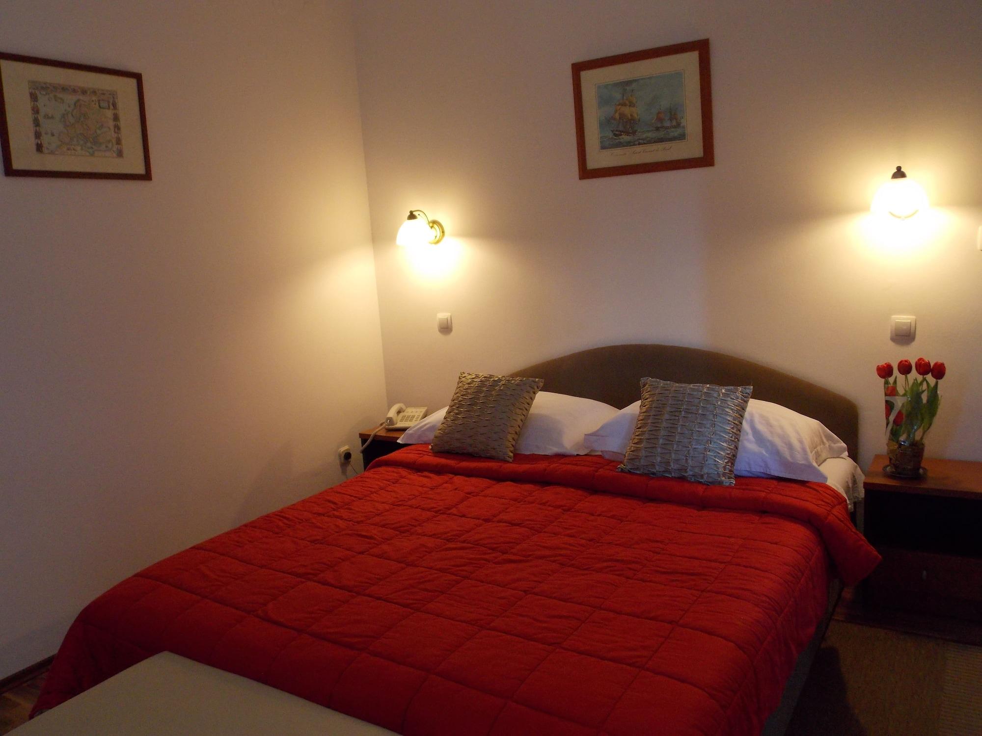 Hotel Vila Tina Arbanija Ngoại thất bức ảnh