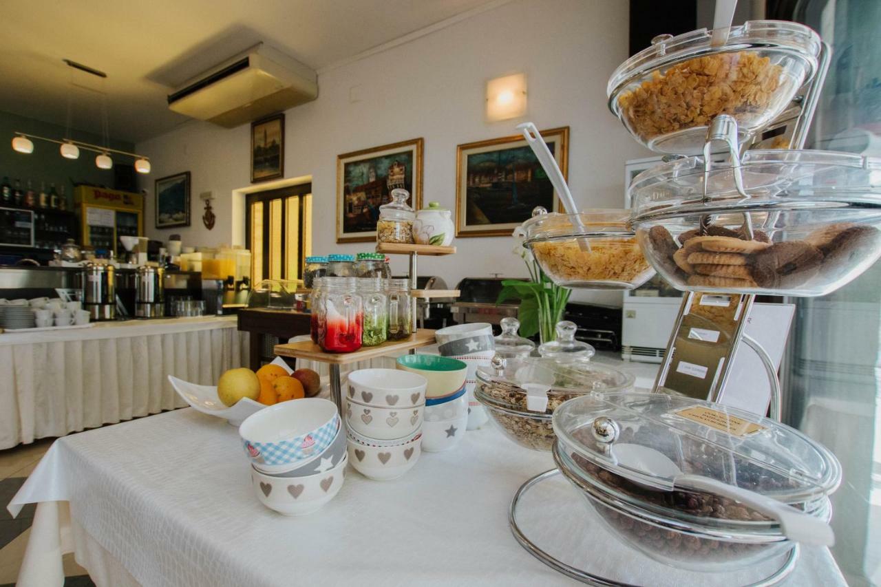 Hotel Vila Tina Arbanija Ngoại thất bức ảnh